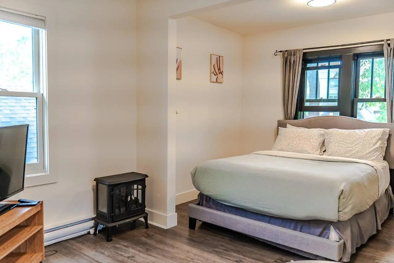 Historical Building 1Br 1Ba Walk To Rogers Place Edmonton Canada